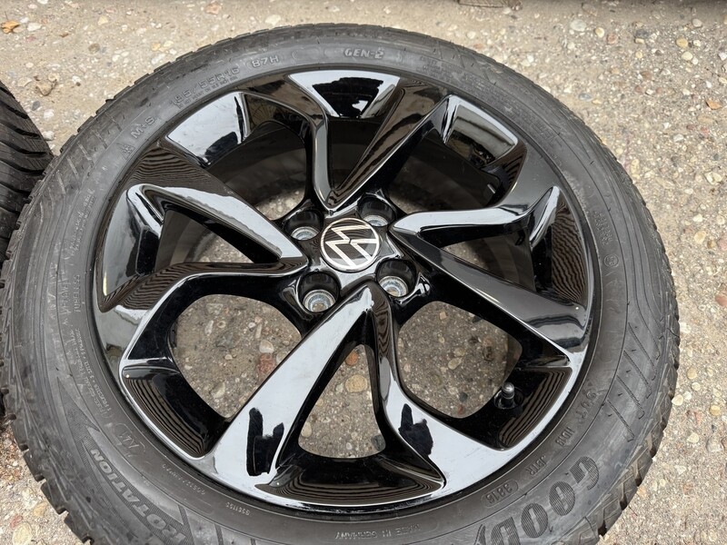 Photo 4 - Volkswagen Siunciam, 6.5J ET40 light alloy R16 rims