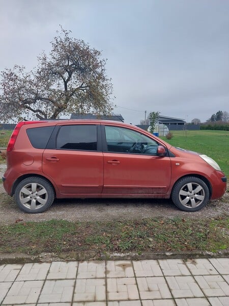 Nissan Note 2006 г Хэтчбек