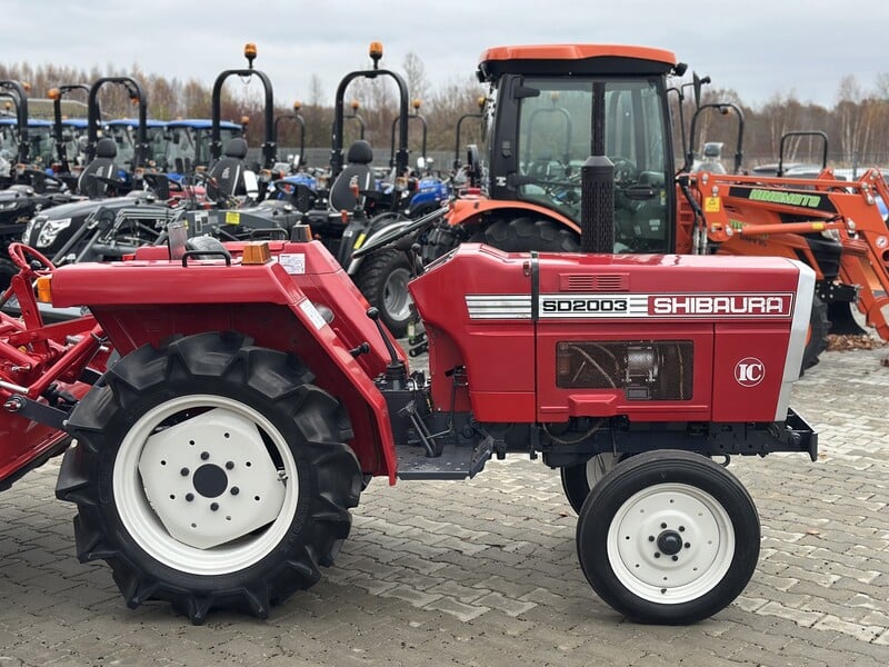 Photo 6 - Shibaura SD-2003 (2wd) 1979 y Tractor