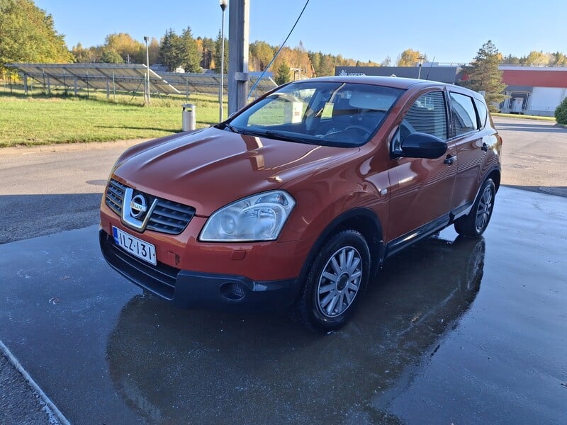 Nissan Qashqai 2008 г Внедорожник / Кроссовер