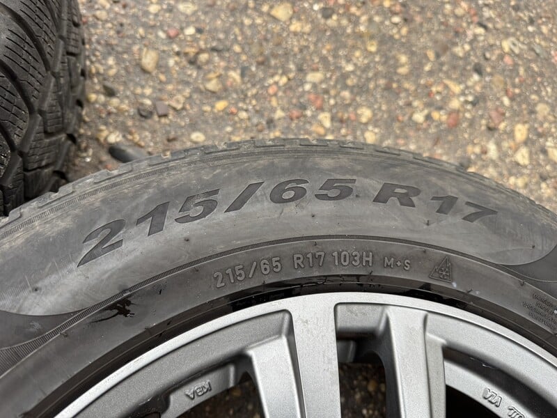 Photo 8 - Pirelli Siunciam, 4+6mm 2022 R17 winter tyres passanger car