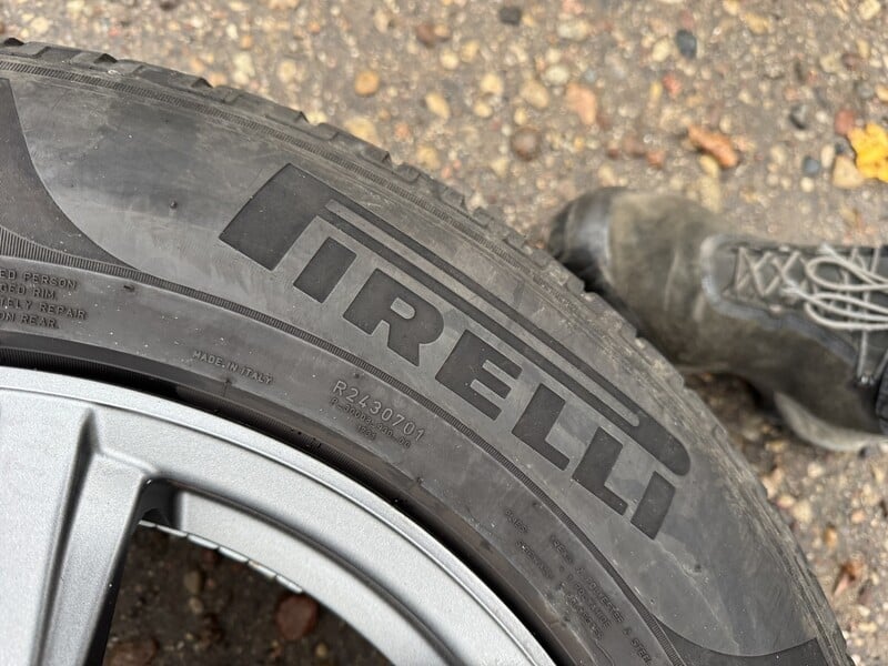 Photo 9 - Pirelli Siunciam, 4+6mm 2022 R17 winter tyres passanger car