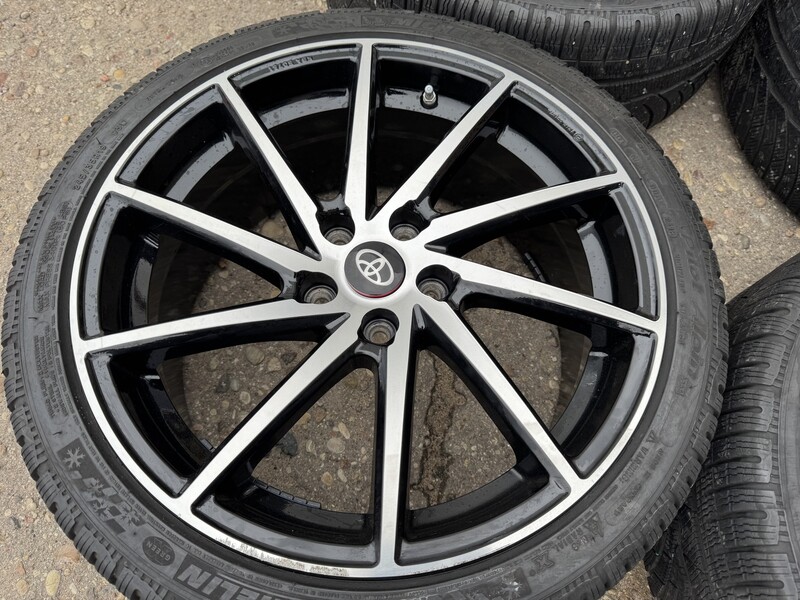 Photo 2 - Toyota Siunciam, 8.5J ET54 light alloy R19 rims