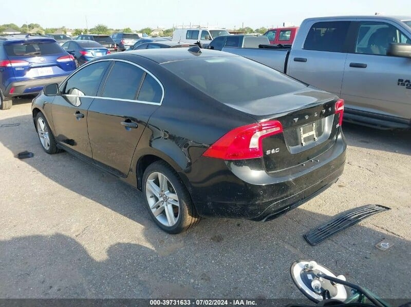 Photo 4 - Volvo S60 2015 y Sedan