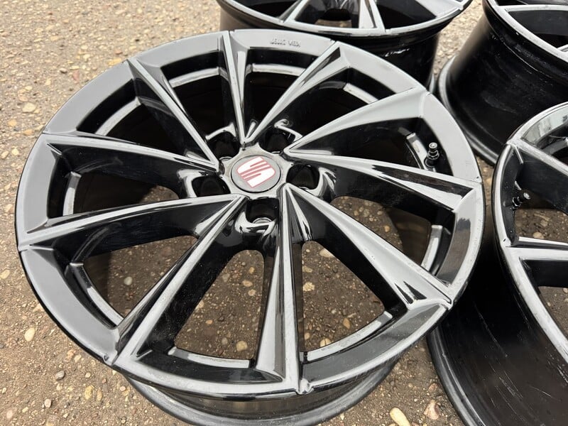 Photo 2 - Seat Siunciam, 8J ET37 light alloy R18 rims