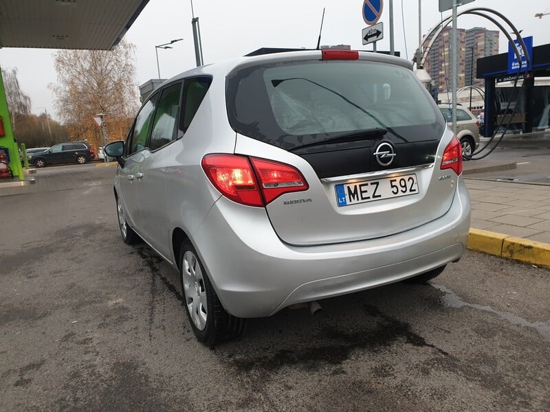 Photo 5 - Opel Meriva 2011 y Hatchback