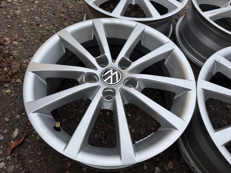 Photo 2 - Volkswagen Siunciam, 6.5J ET35 light alloy R16 rims