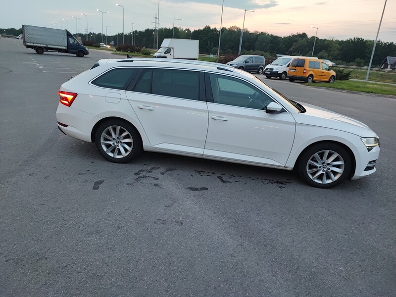 Photo 4 - Skoda Superb 2020 y Wagon