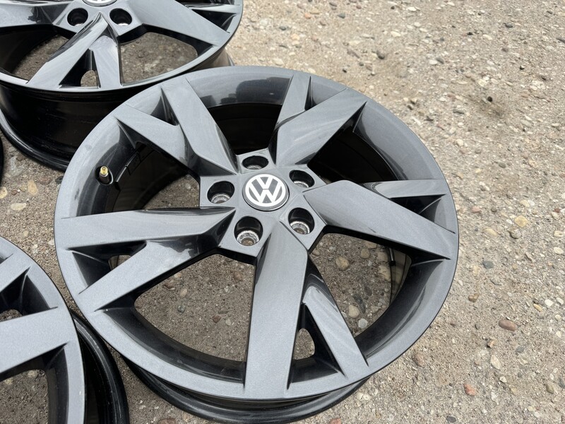 Photo 3 - Volkswagen Siunciam, 6.5J ET46 light alloy R17 rims