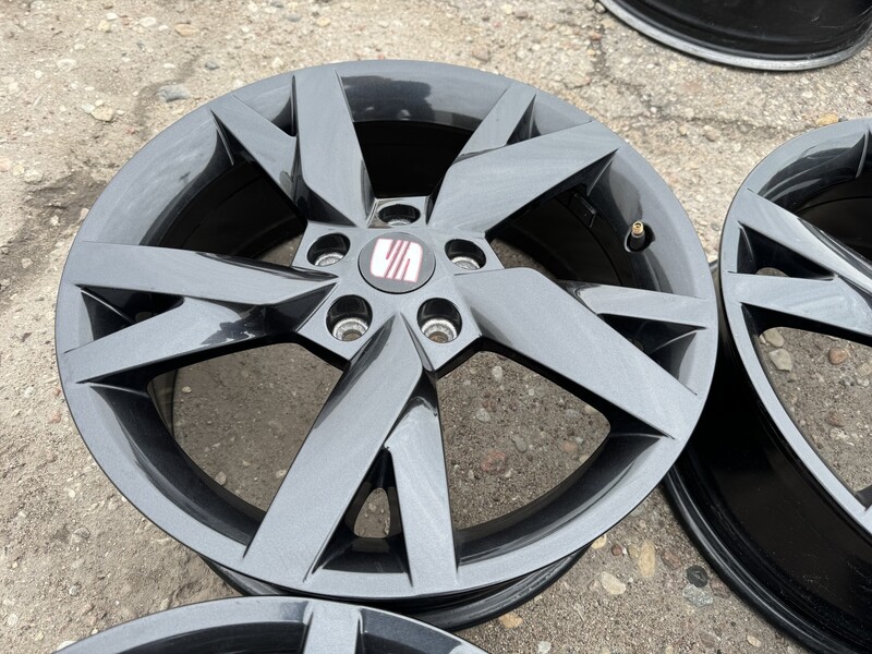 Photo 5 - Seat Siunciam, 6.5J ET46 light alloy R17 rims