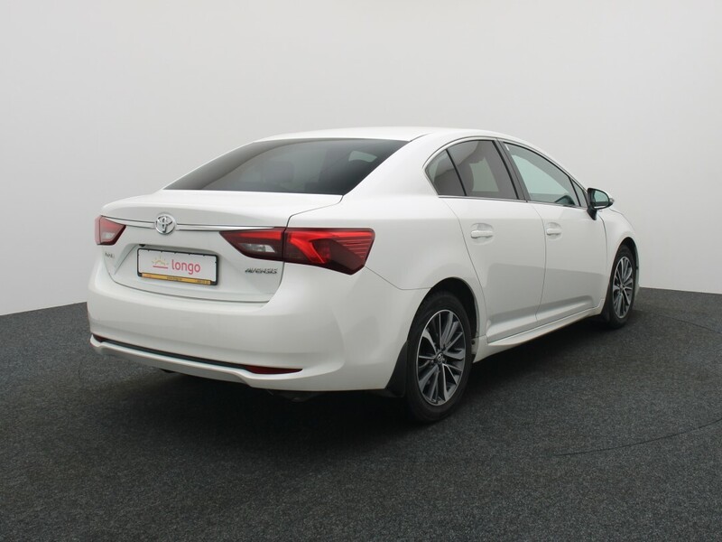 Photo 8 - Toyota Avensis 2015 y Sedan