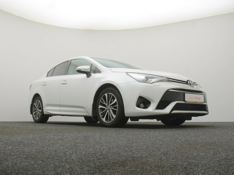 Photo 11 - Toyota Avensis 2015 y Sedan