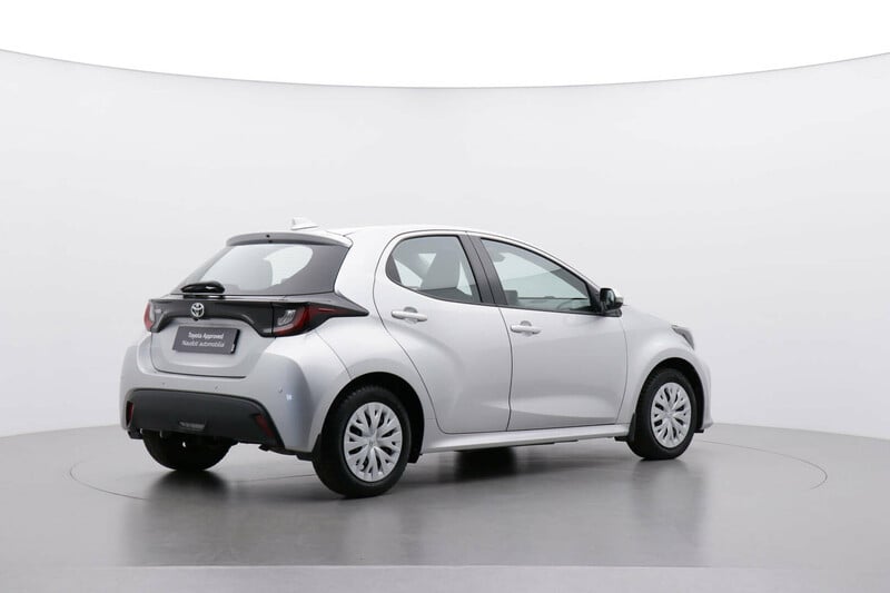 Photo 2 - Toyota Yaris 2021 y Hatchback