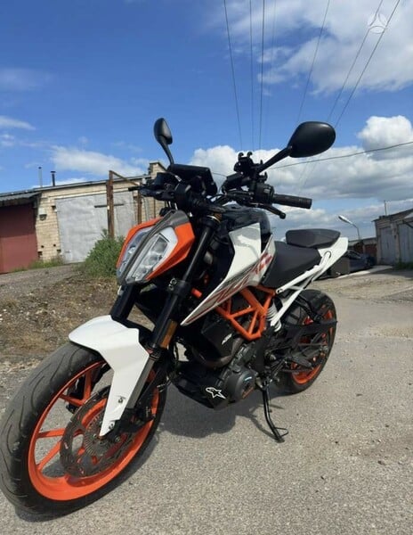 Фотография 5 - KTM Duke 2018 г Классический / Streetbike мотоцикл