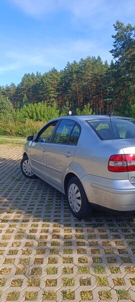 Photo 3 - Volkswagen Polo 2005 y Sedan