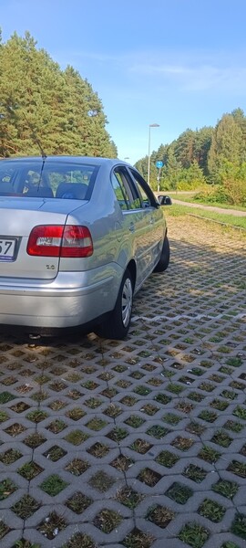 Photo 4 - Volkswagen Polo 2005 y Sedan