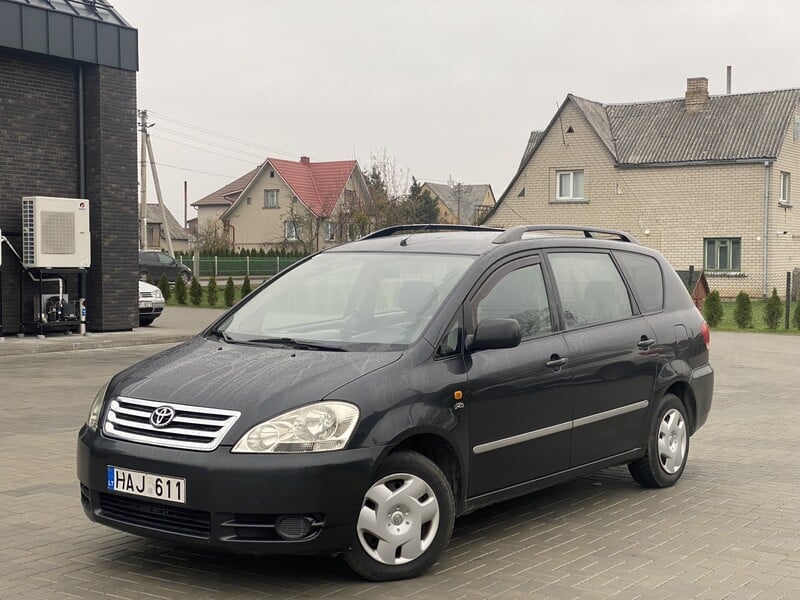 Toyota Avensis Verso 2003 m Vienatūris