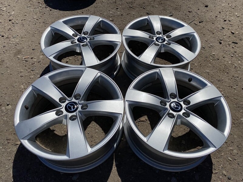 Mazda Siunciam, 7J ET50 light alloy R17 rims