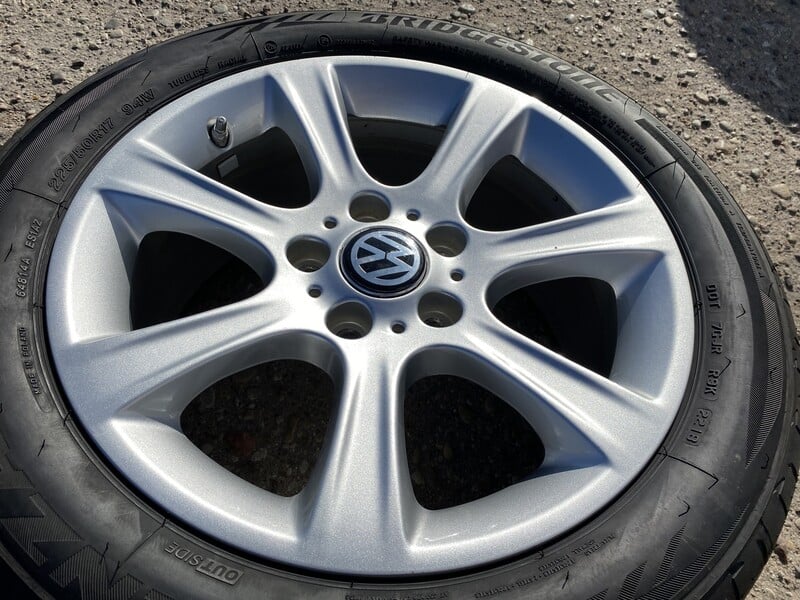 Photo 4 - Volkswagen Siunciam, 7.5J ET37 Transporter light alloy R17 rims