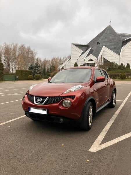 Nissan Juke 2011 г Внедорожник / Кроссовер