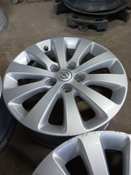 Photo 2 - Opel light alloy R17 rims