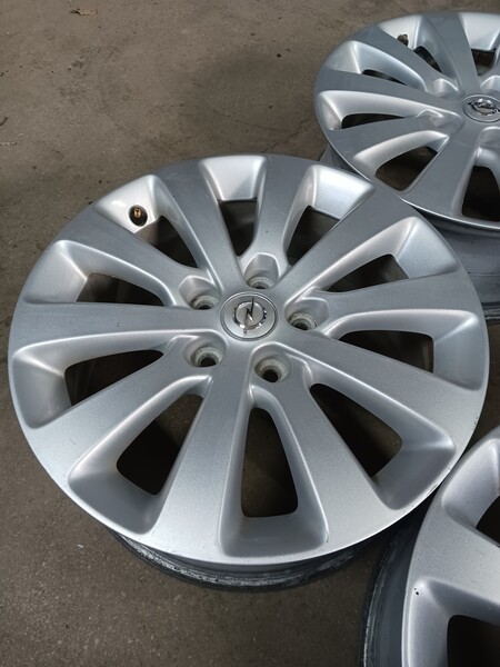 Photo 4 - Opel light alloy R17 rims