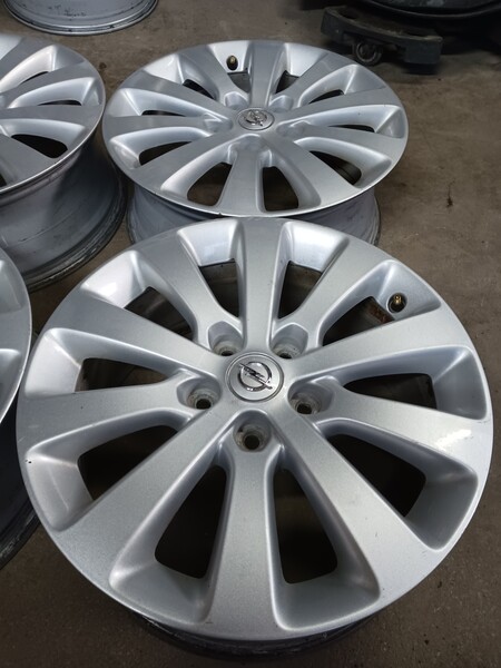 Photo 5 - Opel light alloy R17 rims