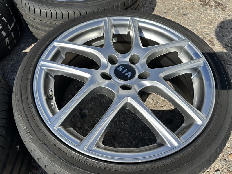 Photo 2 - KIA Siunciam, 7.5J ET45 light alloy R18 rims