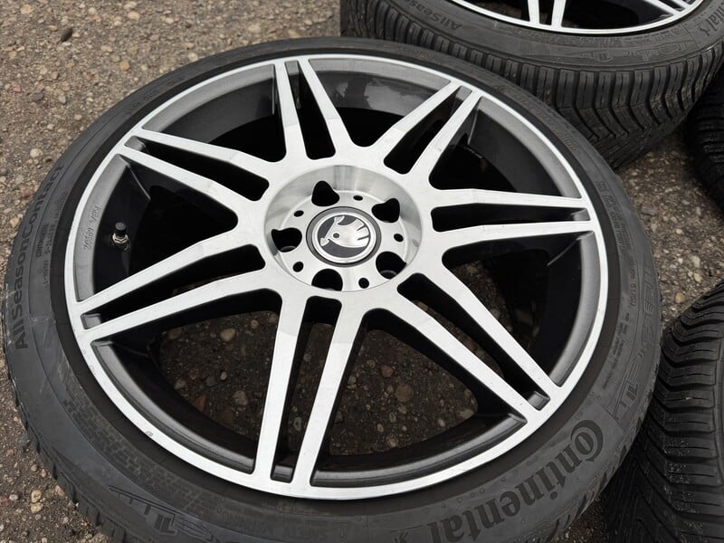 Photo 2 - Skoda Siunciam, 8J ET45 light alloy R18 rims