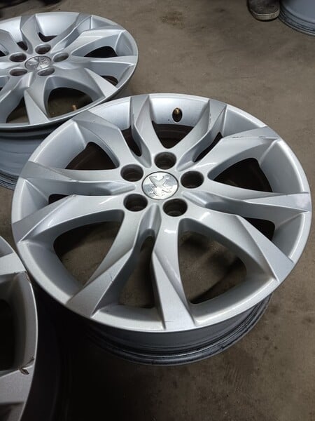 Peugeot light alloy R17 rims