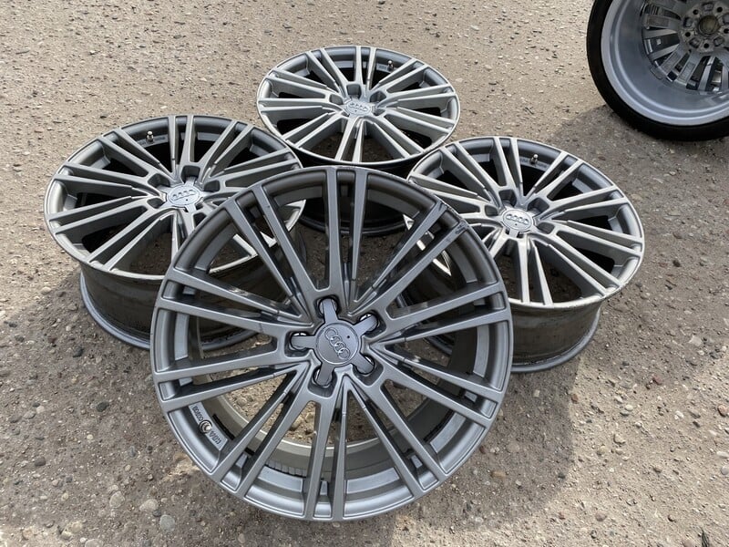 Audi Siunciam, 8.5J ET45 light alloy R19 rims