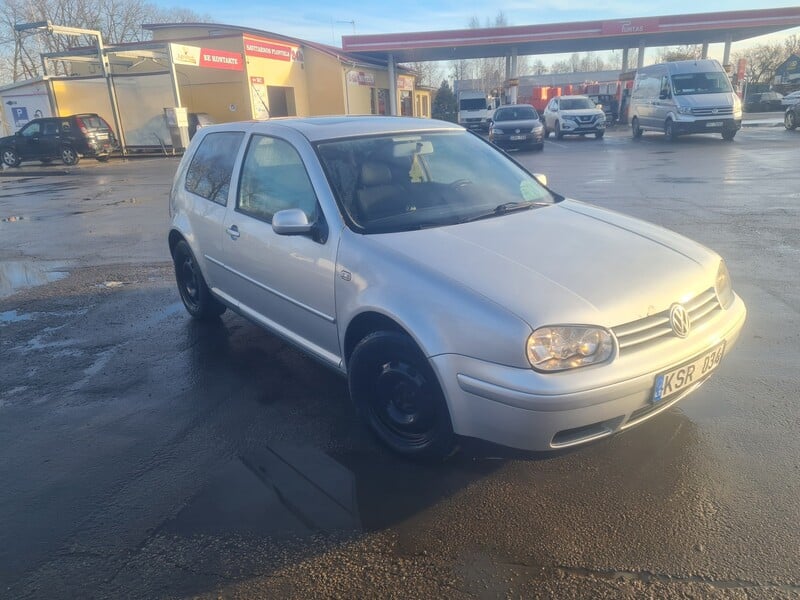 Photo 1 - Volkswagen Golf 2001 y Hatchback