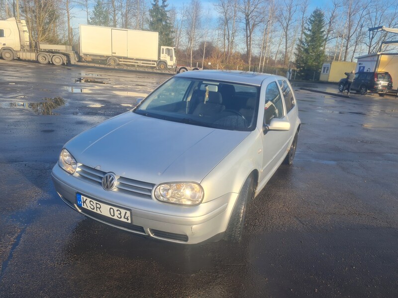 Photo 2 - Volkswagen Golf 2001 y Hatchback