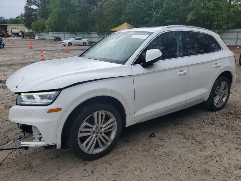 Audi Q5 2020 y Off-road / Crossover