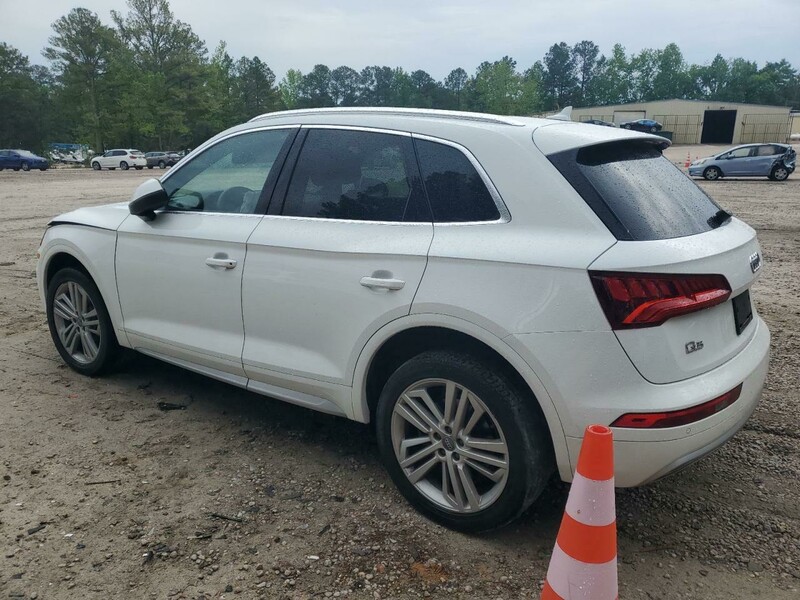 Photo 2 - Audi Q5 2020 y Off-road / Crossover