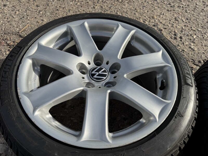 Photo 5 - Volkswagen Siunciam, 8J ET30 Transporter light alloy R17 rims