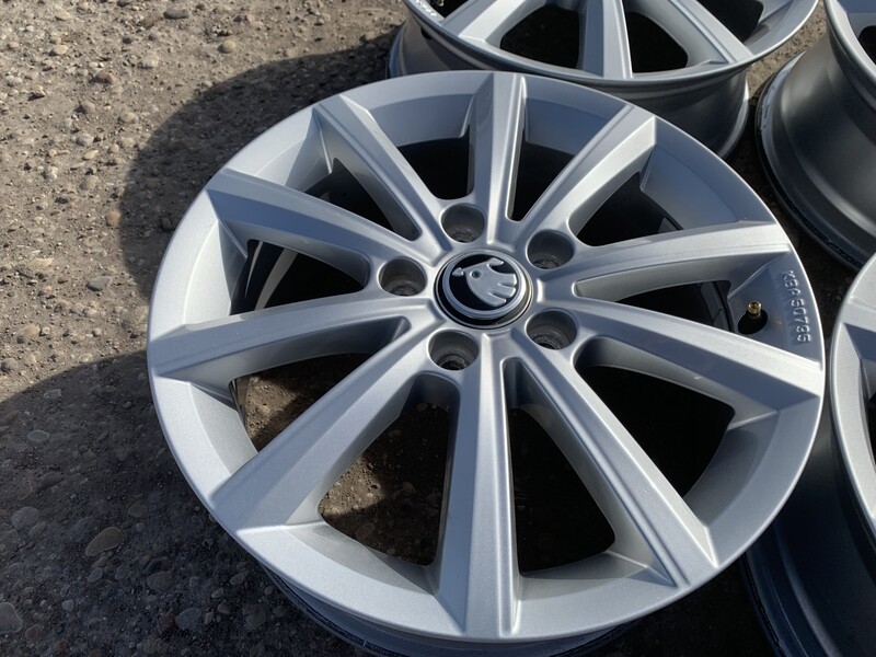 Photo 3 - Skoda Siunciam, 6.5J ET42 light alloy R16 rims