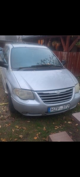 Chrysler Grand Voyager IV 2004 y