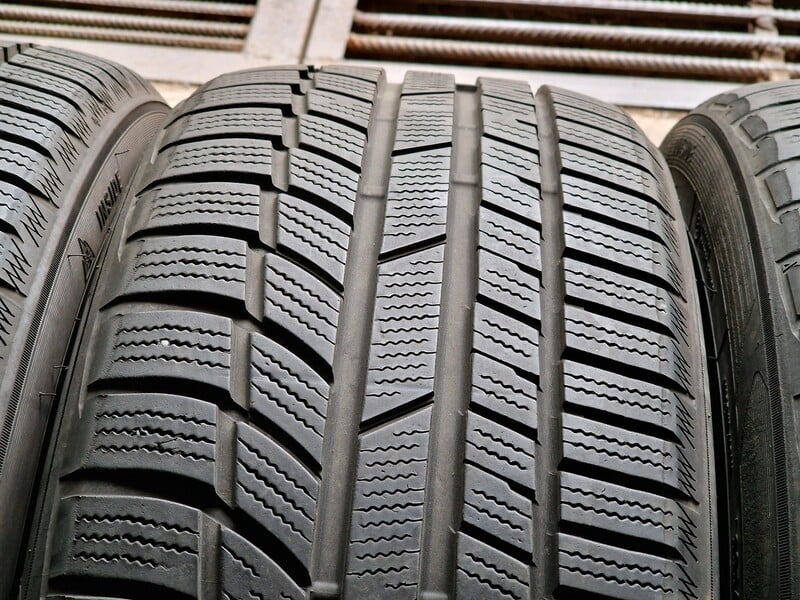 Photo 6 - Toyo SNOWPROX S954 R19 winter tyres passanger car