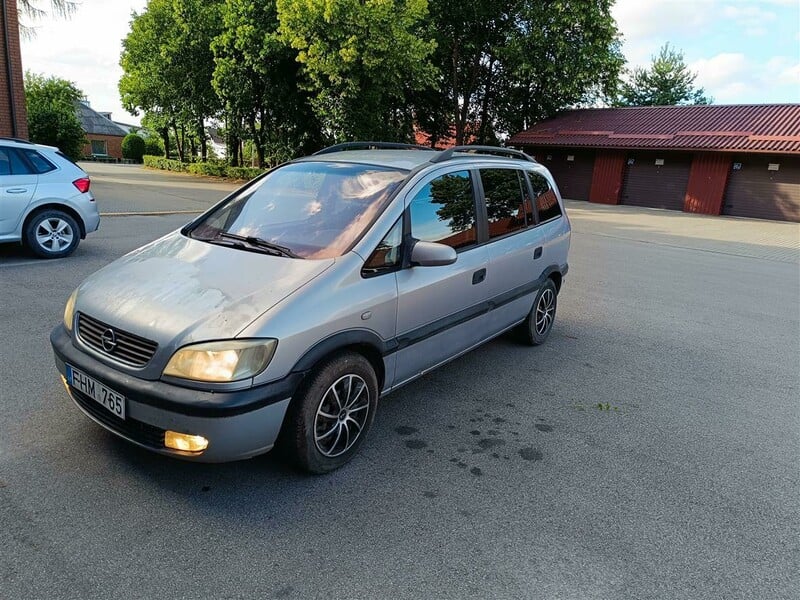 Opel Zafira A 2000 y