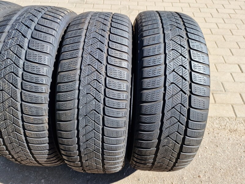 Photo 3 - Pirelli Winter SOTTO ZERO 3 R17 winter tyres passanger car