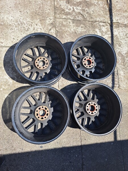 Photo 4 - Light alloy R20 rims