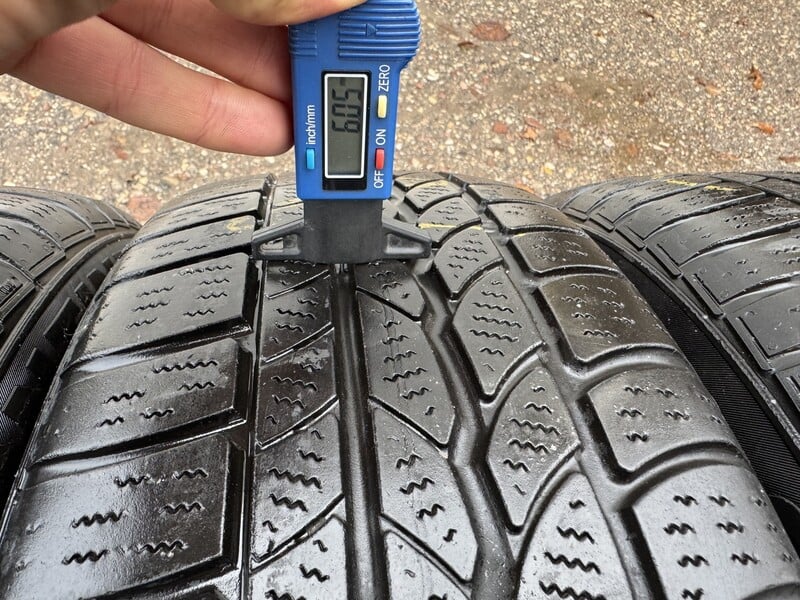 Photo 6 - Continental Siunciam, 6mm R17 winter tyres passanger car