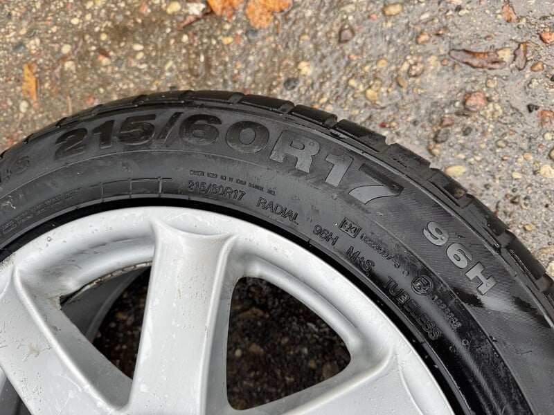 Photo 8 - Continental Siunciam, 6mm R17 winter tyres passanger car