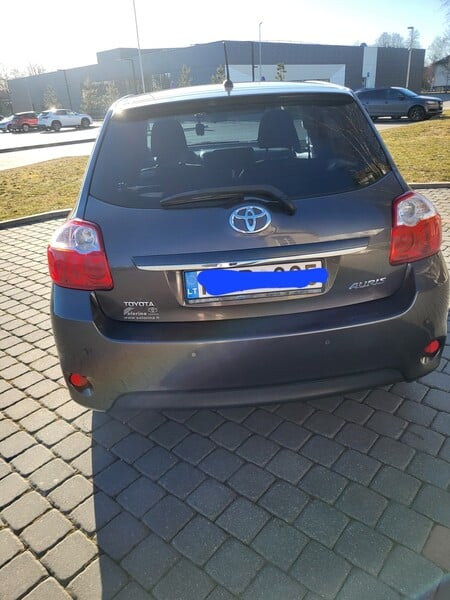 Toyota Auris I 2010 y