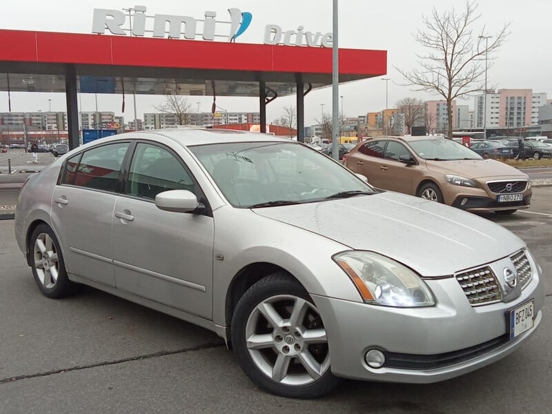 Nissan Maxima 2005 y Sedan