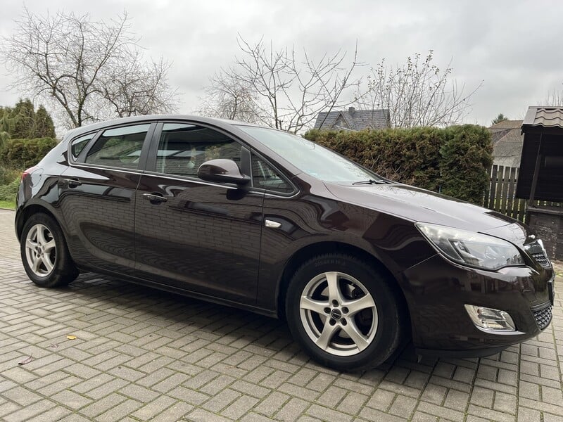 Photo 9 - Opel Astra 2012 y Hatchback