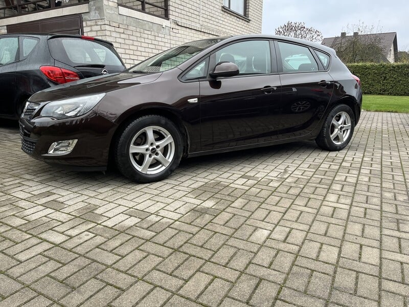 Photo 19 - Opel Astra 2012 y Hatchback