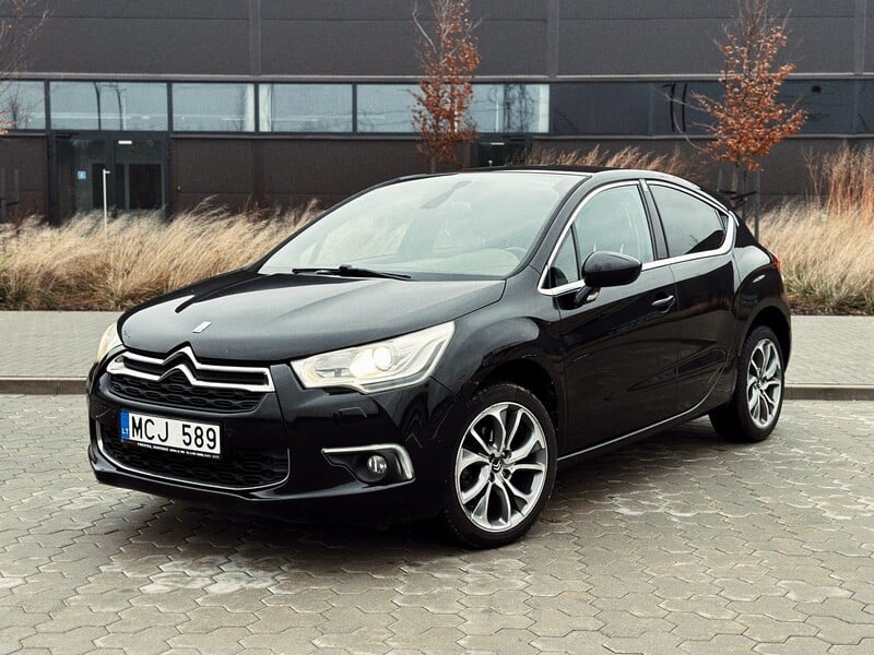 Photo 1 - Citroen DS4 2012 y Hatchback