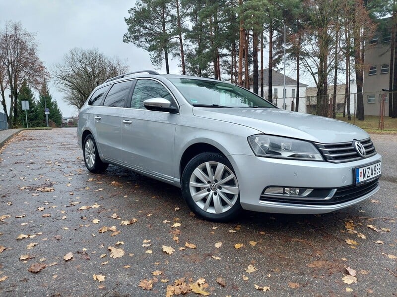 Volkswagen Passat B7 2012 y